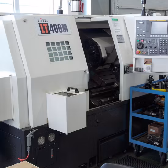 Fresadoras CNC de corte por plasma de vidrio de perforación automática compuesta de piezas de plástico de 5 ejes para fumar