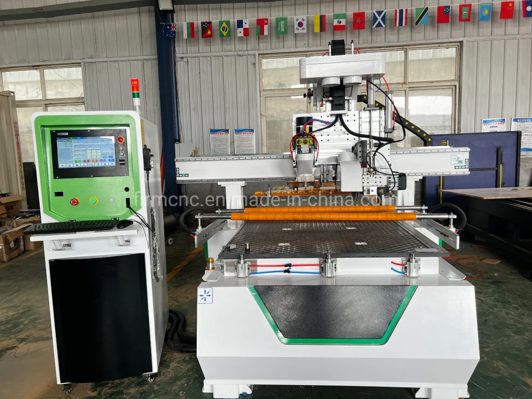 Hot Sale Automatic Tool Changer Woodworking CNC Router Machine with Saw Cutting MDF Aluminum Composite Panel